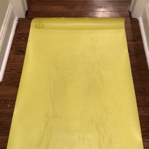 Lululemon got yoga mat